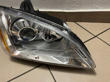 Laden Sie das Bild in den Galerie-Viewer, Frontscheinwerfer Ford Focus 4M51-13099-ED Xenon Rechts Scheinwerfer Headlight SCH1671837581tl