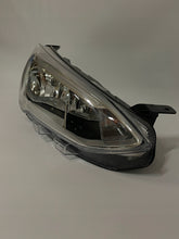 Laden Sie das Bild in den Galerie-Viewer, Frontscheinwerfer Ford Focus JX7B13W029AE Rechts Scheinwerfer Headlight