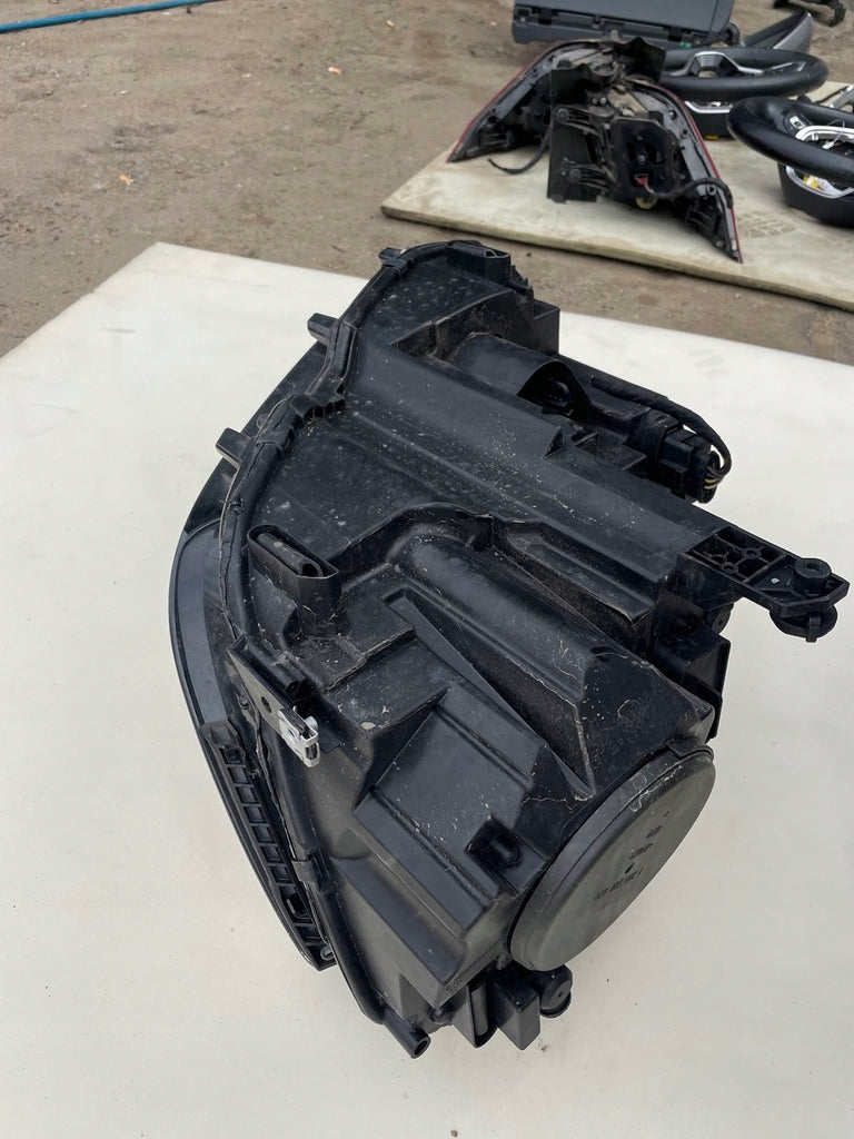Frontscheinwerfer VW Tiguan 5NB941005B 5NB941006B Ein Stück (Rechts oder Links) SCH9052818903xg