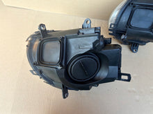 Laden Sie das Bild in den Galerie-Viewer, Frontscheinwerfer Mini R57 R55 R56 0301225304 0301225303 Ein Satz Headlight SCH9258206843su