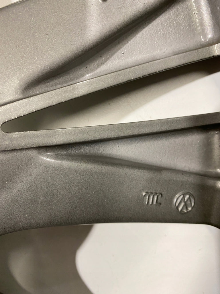 1x Alufelge 18 Zoll 8.0" 5x112 44ET Glanz Silber 3C0601025 Mg Passat B7
