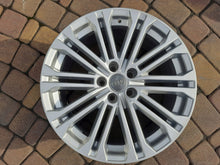 Load image into Gallery viewer, 1x Alufelge 18 Zoll 8.0&quot; 5x112 31ET Silber 8W0601025EE Audi A5 Rim Wheel