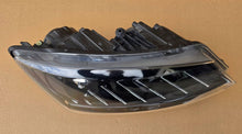 Laden Sie das Bild in den Galerie-Viewer, Frontscheinwerfer Skoda Fabia III 6V1941016B Rechts Scheinwerfer Headlight SCH9983705292cz