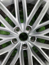 Laden Sie das Bild in den Galerie-Viewer, 1x Alufelge 18 Zoll 7.0" 5x112 575601025D Seat Ateca Rim Wheel FEL7827590811ve