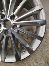 Load image into Gallery viewer, 1x Alufelge 18 Zoll 7.0" 5x112 43ET 565601025E Skoda Kodiaq Rim Wheel FEL4592990269za