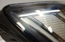 Laden Sie das Bild in den Galerie-Viewer, Frontscheinwerfer Audi A6 C8 4K0941039A LED Ein Stück (Rechts oder Links)