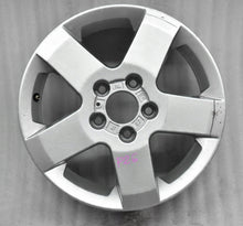 Laden Sie das Bild in den Galerie-Viewer, 1x Alufelge 15 Zoll 6.0&quot; 5x110 43ET Glanz Silber 13157781 Opel Zafira Meriva A
