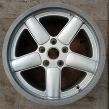 Laden Sie das Bild in den Galerie-Viewer, 1x Alufelge 17 Zoll 8.0&quot; 5x120 35ET Glanz Silber BMW E46 E34 Rim Wheel