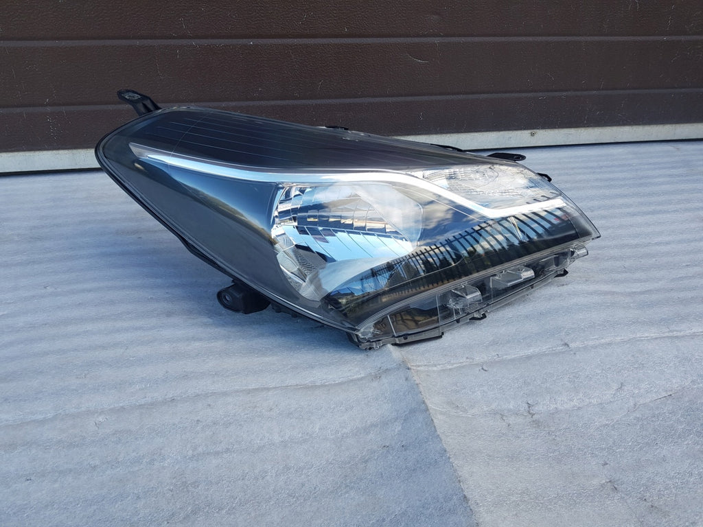 Frontscheinwerfer Toyota Yaris 811300DJ70 Rechts Scheinwerfer Headlight SCH6999765254ou