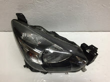 Load image into Gallery viewer, Frontscheinwerfer Mazda 2 Dj 67490F433 Ein Stück (Rechts oder Links) Headlight