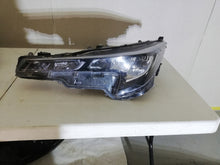 Laden Sie das Bild in den Galerie-Viewer, Frontscheinwerfer Toyota Corolla 81150-02S60 Full LED Rechts oder Links