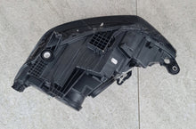 Laden Sie das Bild in den Galerie-Viewer, Frontscheinwerfer Audi A1 82A941004 Rechts Scheinwerfer Headlight SCH8915574401sr