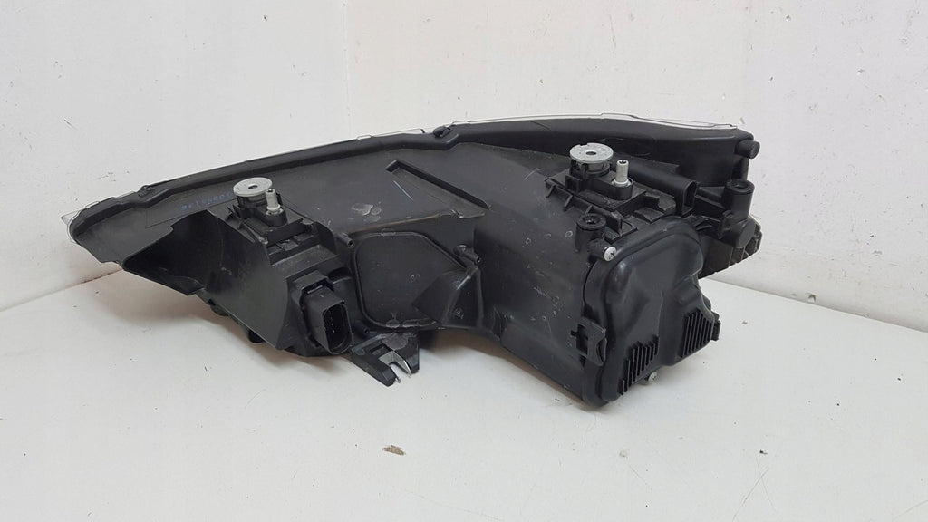 Frontscheinwerfer Audi A1 LED Rechts Scheinwerfer Headlight