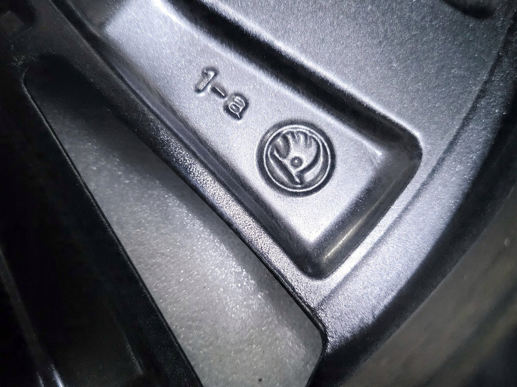 1x Alufelge 17 Zoll 6.5" 5x112 41ET Glanz Silber 3V0601025AH Mg Superb Iii