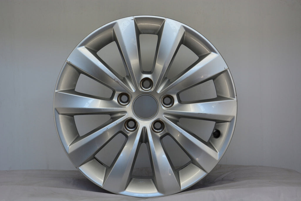 1x Alufelge 16 Zoll 6.5" 5x112 44ET Matt Silber 5C0601025T Vw Rim Wheel