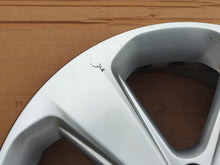 Laden Sie das Bild in den Galerie-Viewer, 1x Alufelge 18 Zoll 7.0" 5x105 38ET Glanz Silber 95181597 Opel Mokka Rim Wheel FEL3274218081hj