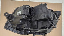 Load image into Gallery viewer, Frontscheinwerfer VW Transporter 7E1941016L Ein Stück (Rechts oder Links)