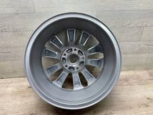 Load image into Gallery viewer, 1x Alufelge 16 Zoll 6.5" 5x114.3 44ET Glanz Silber 403007521R Renault Zoe FEL3584565280hk