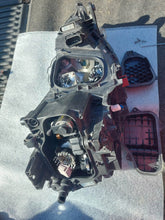 Laden Sie das Bild in den Galerie-Viewer, Frontscheinwerfer VW Golf Sportsvan 517941033 90056398 Links Headlight SCH6816873831lo