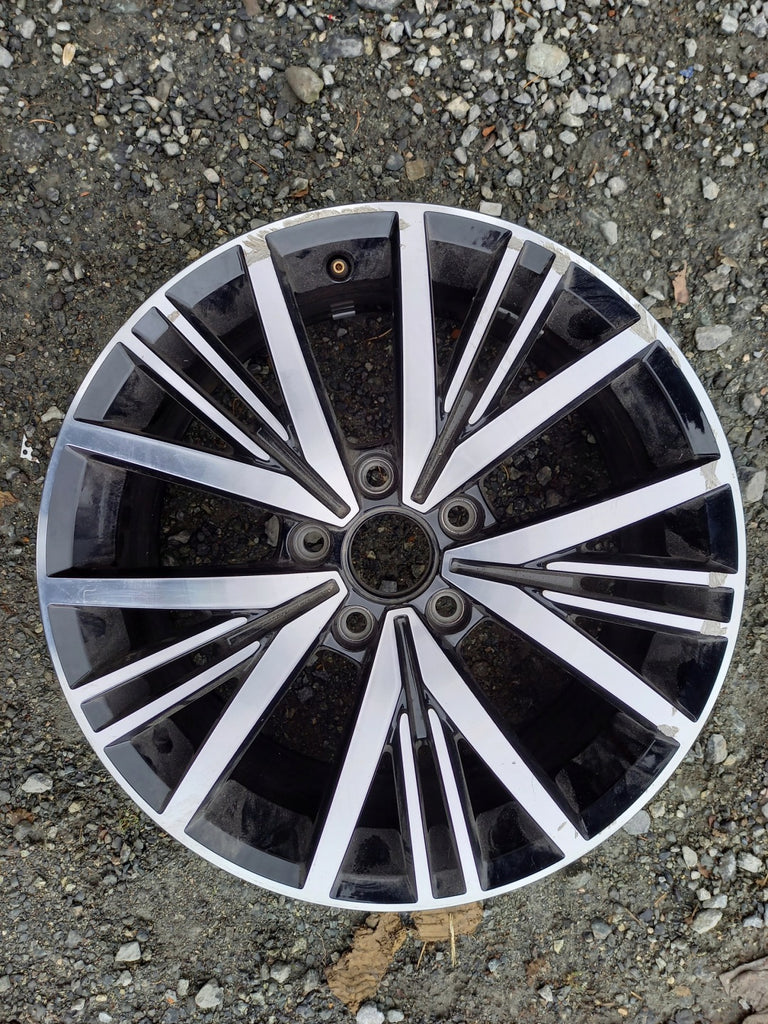 1x Alufelge 17 Zoll 7.0" 5x112 54ET Glanz Silber 5K0601025AS VW Rim Wheel FEL2555783518td