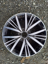Load image into Gallery viewer, 1x Alufelge 17 Zoll 7.0" 5x112 54ET Glanz Silber 5K0601025AS VW Rim Wheel FEL2555783518td