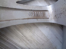 Load image into Gallery viewer, 1x Alufelge 18 Zoll 8.5" 5x120 40ET Silber 6785251 BMW F10 E89 Rim Wheel FEL2094108097zz