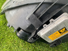 Load image into Gallery viewer, Frontscheinwerfer Mercedes-Benz Sprinter 9068201061 Xenon Rechts Headlight