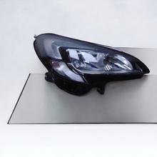 Laden Sie das Bild in den Galerie-Viewer, Frontscheinwerfer Opel Corsa E 39108227 LED Rechts Scheinwerfer Headlight