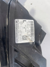 Laden Sie das Bild in den Galerie-Viewer, Frontscheinwerfer Skoda Fabia III 6V1941015F 6V1941015F6V1941015F Full LED Links