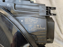 Laden Sie das Bild in den Galerie-Viewer, Frontscheinwerfer Audi A6 4K0941039 LED Ein Stück (Rechts oder Links) Headlight