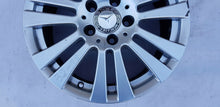 Laden Sie das Bild in den Galerie-Viewer, 1x Alufelge 16 Zoll 7.0&quot; 5x112 Glanz Silber Mercedes-Benz W242 Rim Wheel