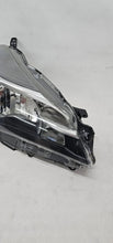 Load image into Gallery viewer, Frontscheinwerfer Toyota Yaris SPP7265 LED Rechts Scheinwerfer Headlight