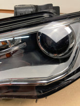 Laden Sie das Bild in den Galerie-Viewer, Frontscheinwerfer Audi A3 8V0941005 Links Scheinwerfer Headlight