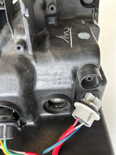 Load image into Gallery viewer, Frontscheinwerfer Toyota Yaris Links Scheinwerfer Headlight