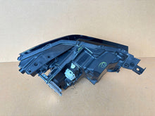 Laden Sie das Bild in den Galerie-Viewer, Frontscheinwerfer Mazda Cx-30 Cx30 DGJ1-51040 Full LED Links Headlight SCH9191320592lo