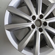 Laden Sie das Bild in den Galerie-Viewer, 1x Alufelge 16 Zoll 6.0" 5x100 45ET Glanz Schwarz 2G0601025AF VW Rim Wheel FEL4703074443th