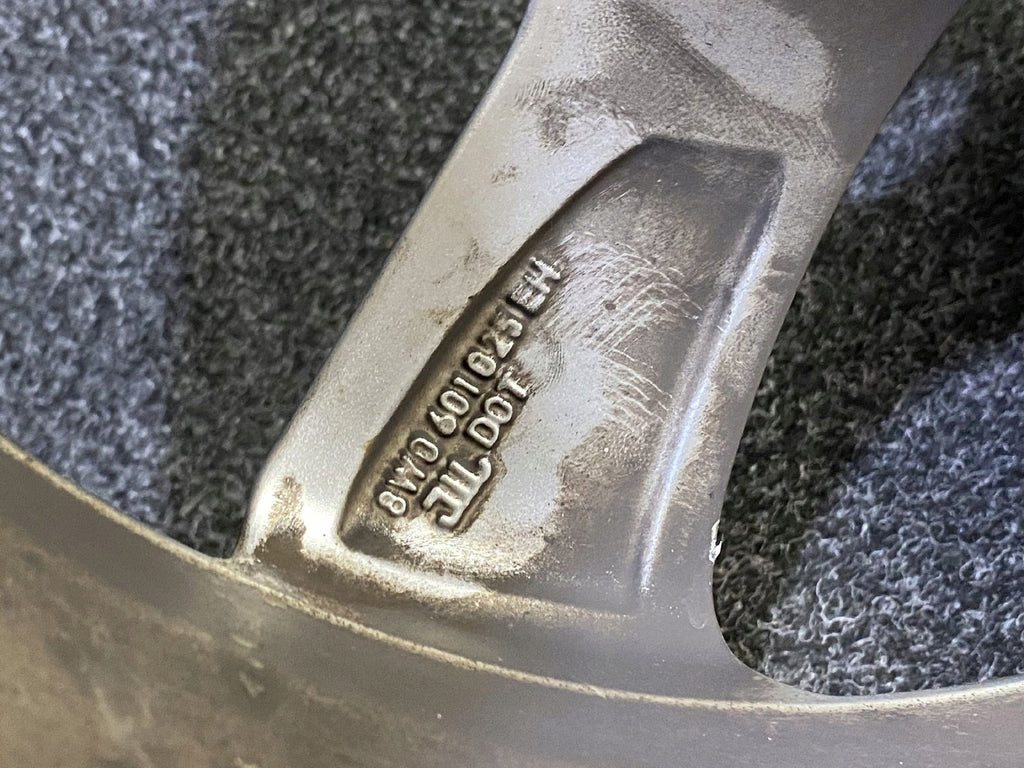 1x Alufelge 17 Zoll 7.5" 5x112 38ET Glanz Silber 8W0601025 Audi A4 B9 Rim Wheel