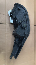 Load image into Gallery viewer, Frontscheinwerfer Hyundai I30 92101-A6080 Links Scheinwerfer Headlight SCH3191721833dz