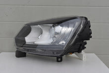 Laden Sie das Bild in den Galerie-Viewer, Frontscheinwerfer Skoda Yeti 5L1941015C Xenon Links Scheinwerfer Headlight
