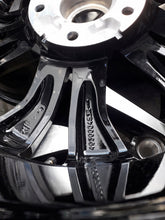 Load image into Gallery viewer, 1x Alufelge 17 Zoll 7.0" 5x114.3 43ET Glanz Schwarz 403000483 Renault Rim Wheel FEL3419493943eg