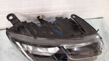 Load image into Gallery viewer, Frontscheinwerfer Dacia Duster RKC11390 Vorderseite Scheinwerfer Headlight