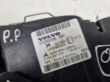 Laden Sie das Bild in den Galerie-Viewer, Frontscheinwerfer Volvo S40 II ACR1111908 31299588 0301237272 Xenon Rechts SCH7216080358bl