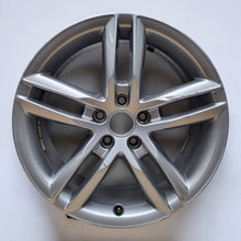 Load image into Gallery viewer, 1x Alufelge 18 Zoll 7.0&quot; 5x112 43ET Glanz Silber 8U0601025AA Audi Q3 Rim Wheel