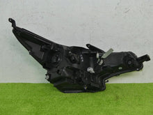 Laden Sie das Bild in den Galerie-Viewer, Frontscheinwerfer Toyota Avensis 99226-81017 Links Scheinwerfer Headlight