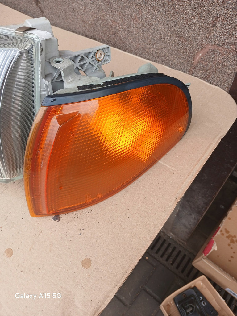 Frontscheinwerfer Mitsubishi Delica Space Gear Ein Satz Scheinwerfer Headlight