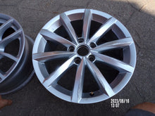 Laden Sie das Bild in den Galerie-Viewer, 1x Alufelge 17 Zoll 7.0" 5x112 34ET Glanz Silber 5N0601025AN VW Tiguan Rim Wheel FEL4703638834yi