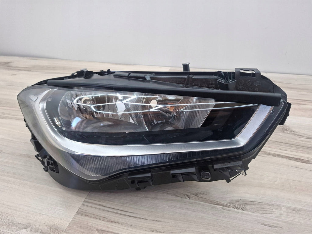 Frontscheinwerfer Mercedes-Benz Cla C118 A1189062000 Rechts Headlight SCH5541134093xr