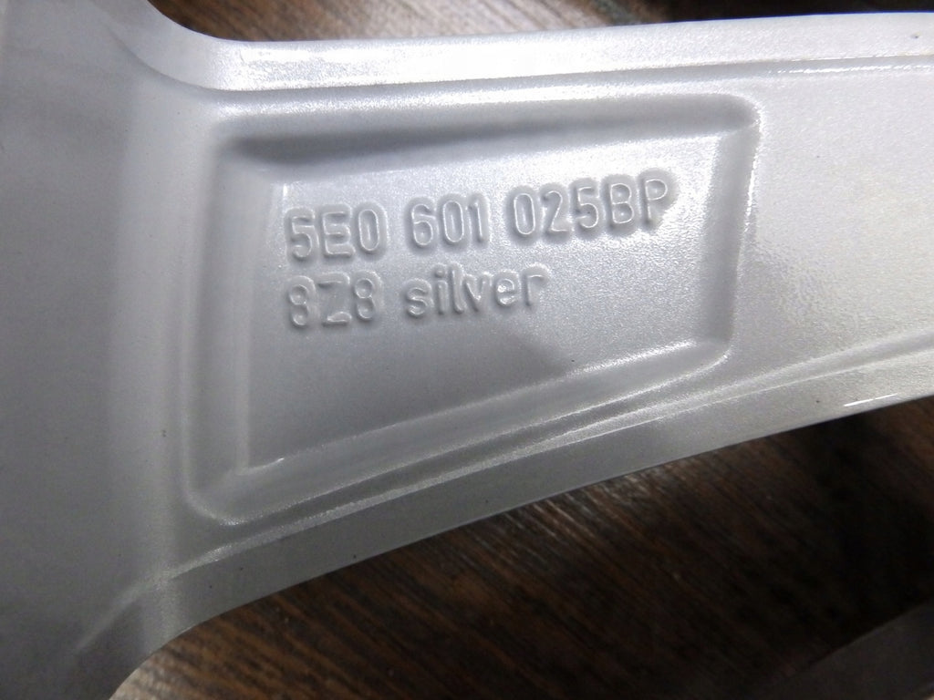 1x Alufelge 18 Zoll 7.5" 5x112 51ET 5E0601025P Skoda Octavia Iii Rim Wheel