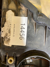 Load image into Gallery viewer, Frontscheinwerfer VW Touareg 7L6941016BK Xenon Rechts Scheinwerfer Headlight SCH9393217405yv