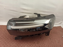 Laden Sie das Bild in den Galerie-Viewer, Frontscheinwerfer Dacia Duster 260603515 Full LED Links Scheinwerfer Headlight